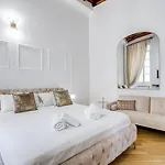 Babuino Exclusive - Grand Historic Center Apartament *